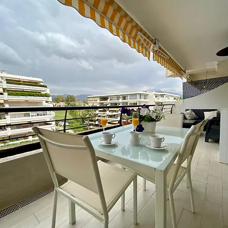 Con Vistas Y Terraza En Guadalmina Mad *
