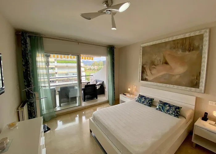 Hb- Con Vistas Y Terraza En Guadalmina Apartament *