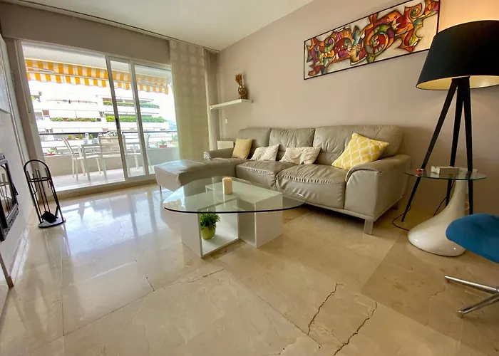 Hb- Con Vistas Y Terraza En Guadalmina * 马尔韦利亚