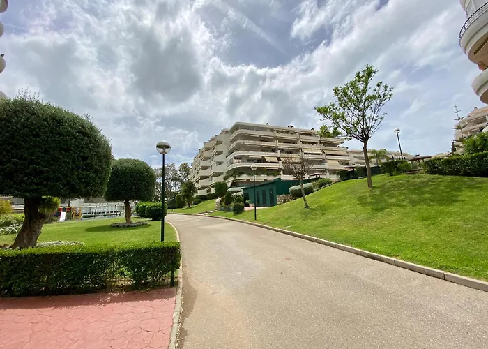 Hb- Con Vistas Y Terraza En Guadalmina Appartamento