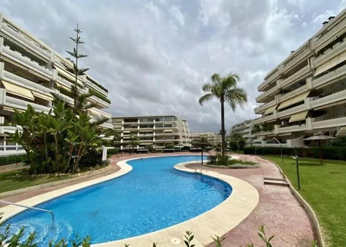 Hb- Con Vistas Y Terraza En Guadalmina *